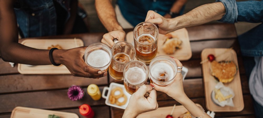 Friends drinking beer